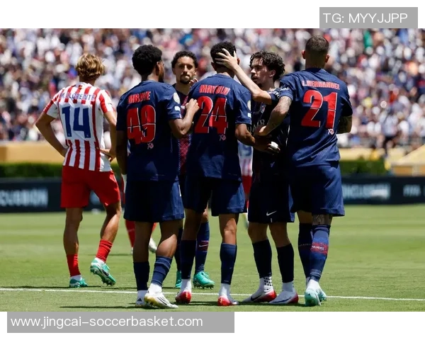 国王杯精彩对决巴黎圣日耳曼大胜曼联乌龙球成比赛转折点分析