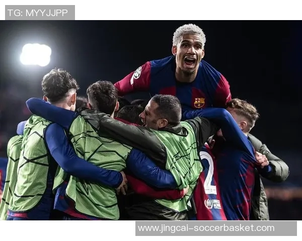 欧冠激战曼联与巴萨互交白卷补时进球引发全场狂欢点评