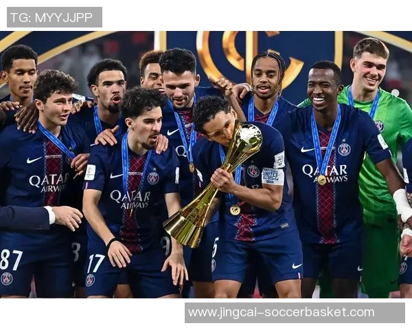 足总杯曼城大胜巴黎圣日耳曼乌龙球引发争议判罚全场沸腾 足总杯曼城大胜巴黎圣日耳曼乌龙球引发争议判罚全场沸腾