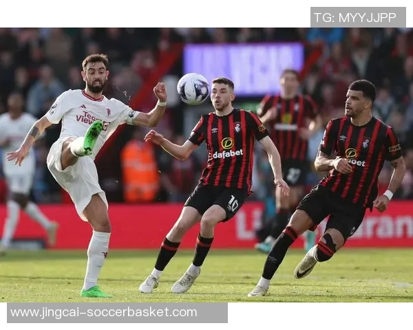 足总杯精彩对决里昂与波尔图激战成平局绝杀瞬间引发全场狂欢 足总杯精彩对决里昂与波尔图激战成平局绝杀瞬间引发全场狂欢