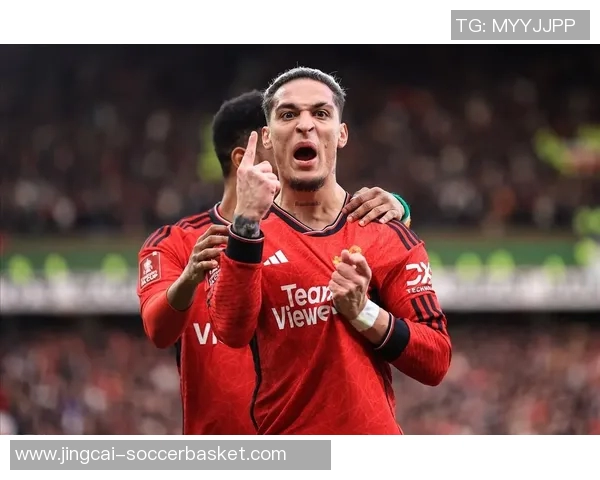 中超赛场曼联大胜利物浦引发热议全场沸腾的精彩瞬间回顾